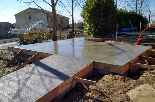 Reinforced concrete paving