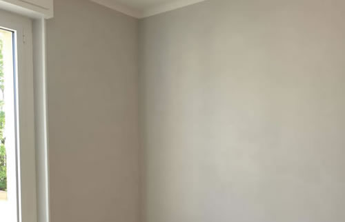 Waxed concrete plaster in taupe colour
