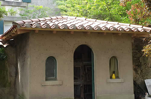 Roofing in Rounded Tiles